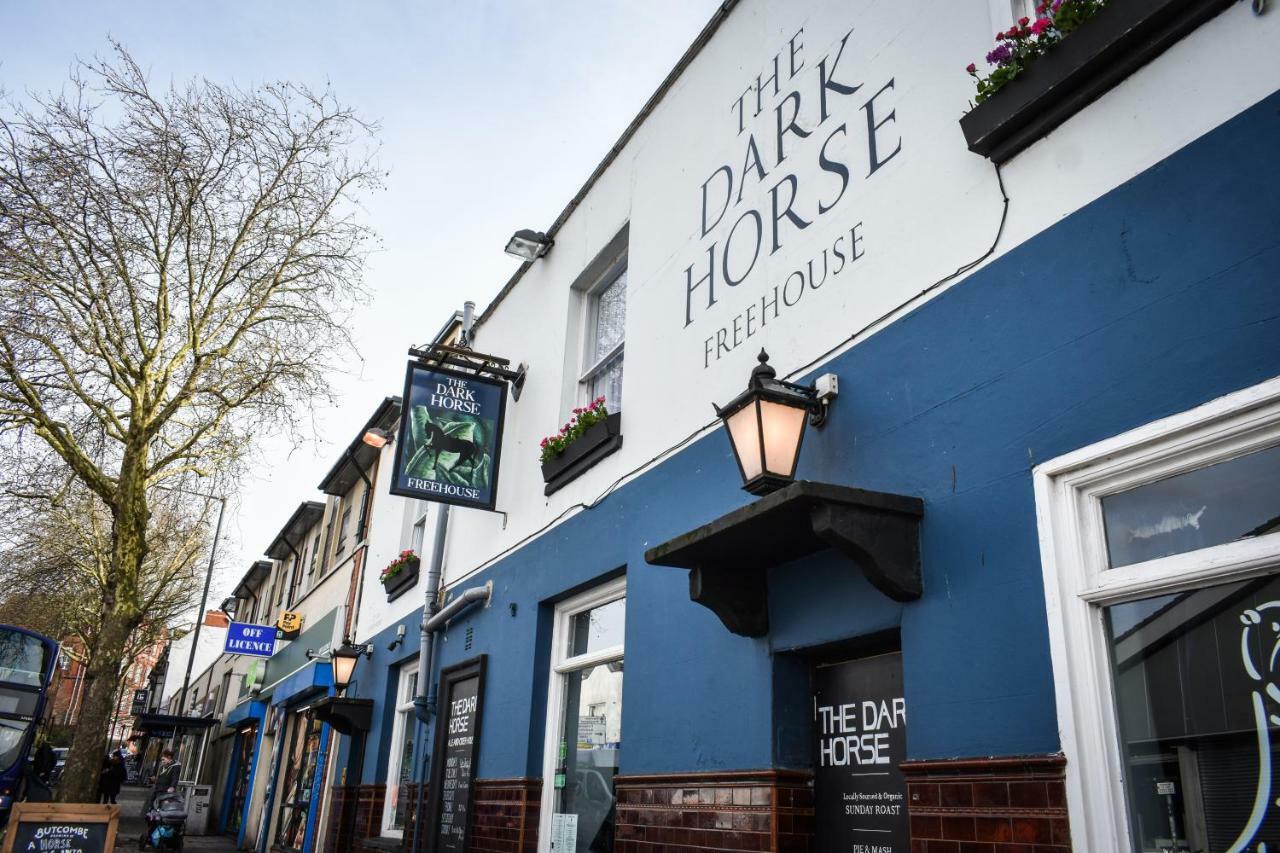 The Dark Horse Pub Hotell Bristol Exteriör bild